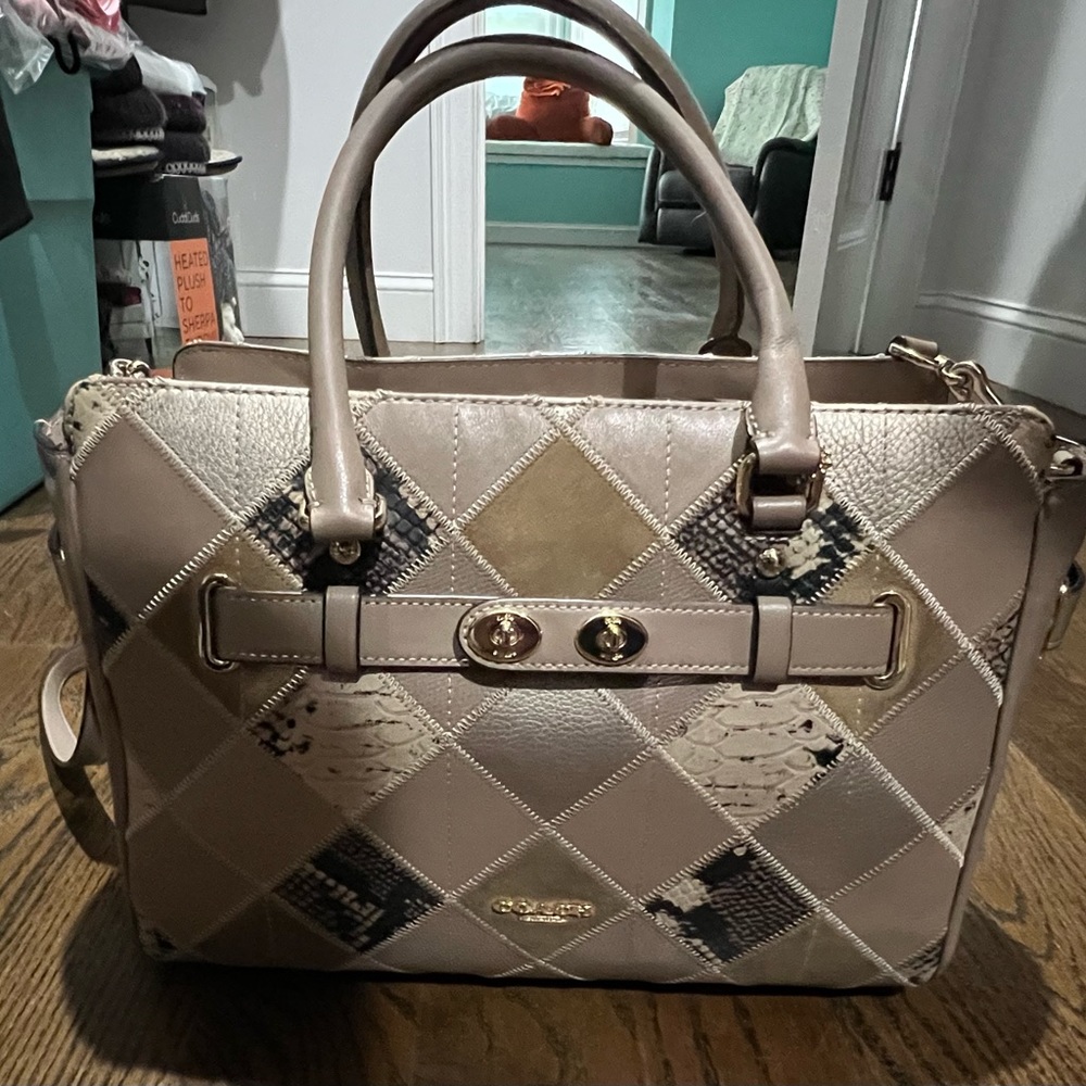 Coach patch work quilt bag. Beige and brown